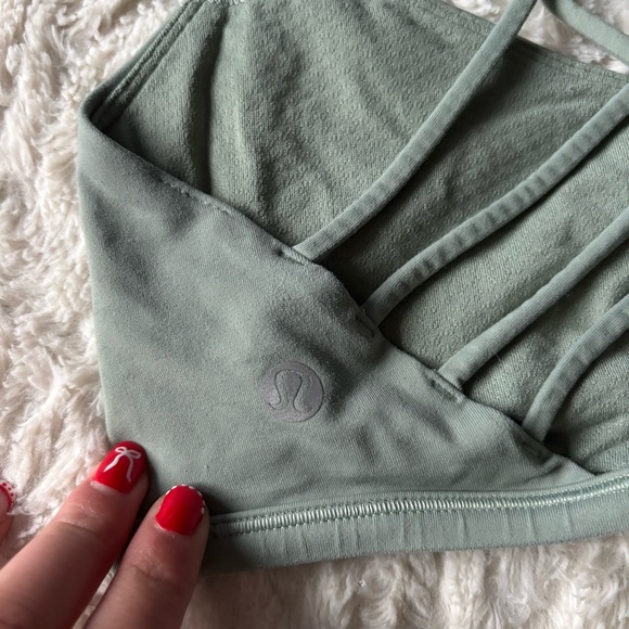 Lululemon Free to Be Bra Wild *Light Support, A/B Cup - Grey Eucalyptus - Picture 4 of 5